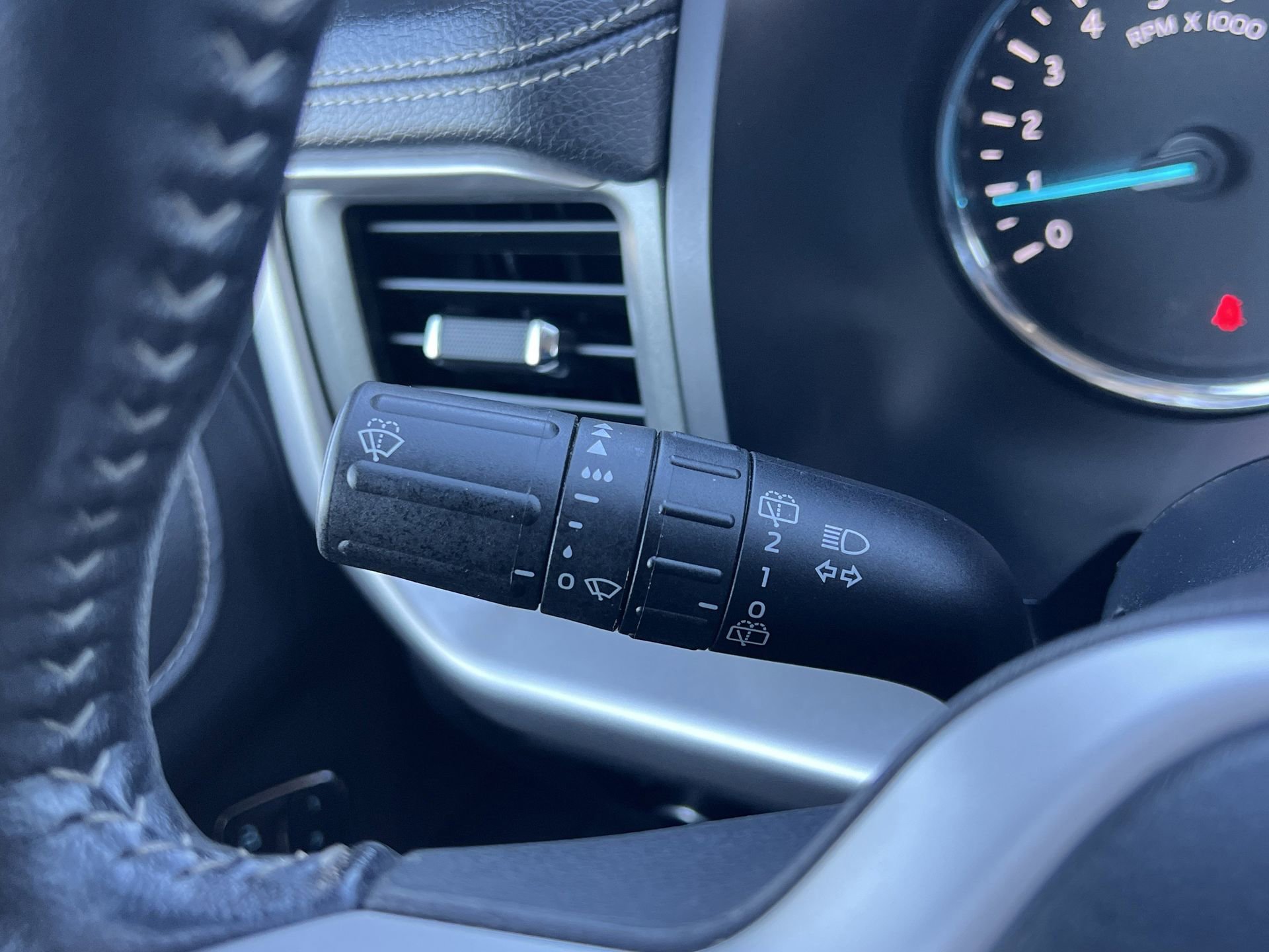 Certified 2024 Ford Expedition Max XLT image 13