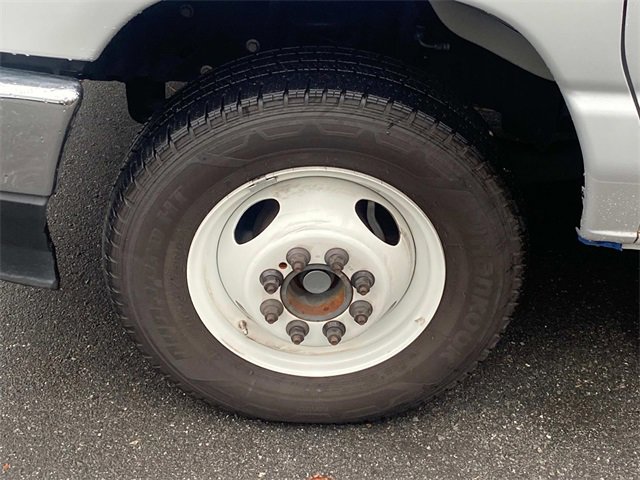 Used 2024 Ford E-350 and Econoline 350 Super Duty w/ Power Windows & Locks Group image 6