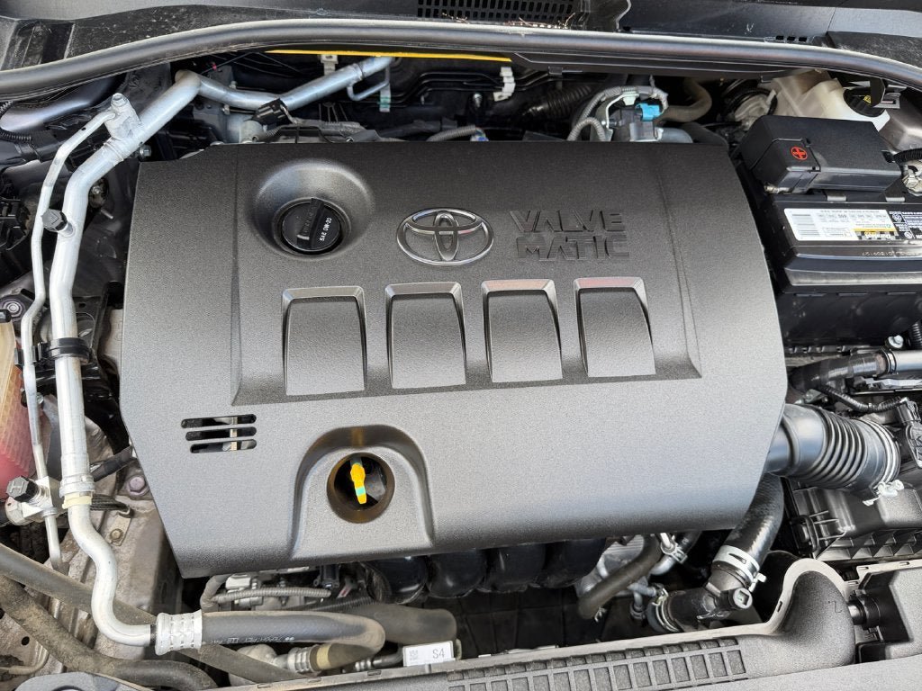 Used 2019 Toyota C-HR XLE FWD image 31