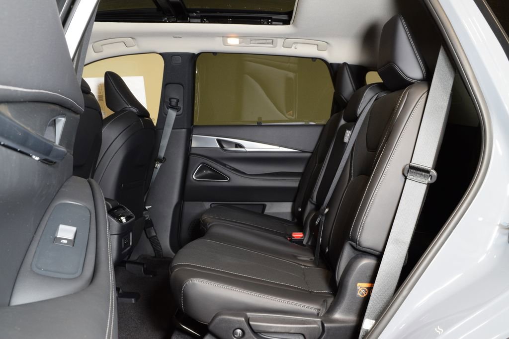 New 2026 INFINITI QX60 Luxe w/ Cargo Package AWD/4WD image 30