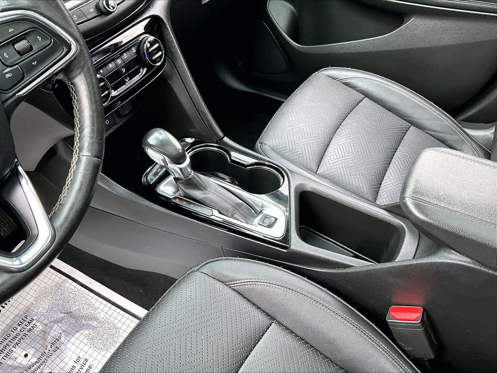 Used 2020 Buick Encore GX Essence w/ Experience Buick Package image 13