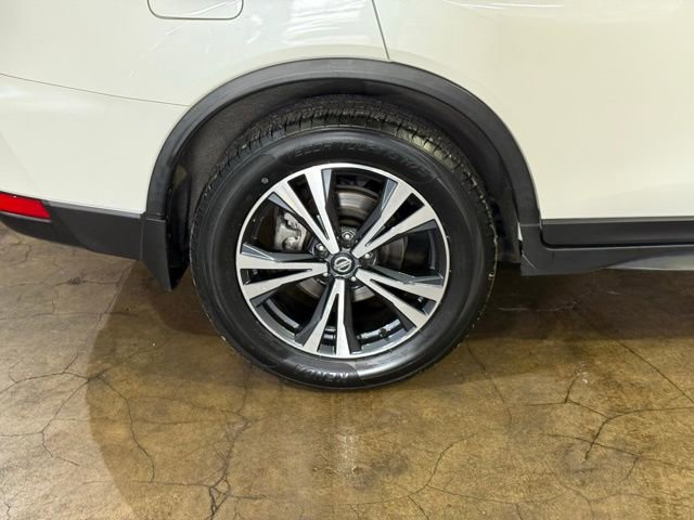 Used 2020 Nissan Rogue SV w/ Premium Package image 6