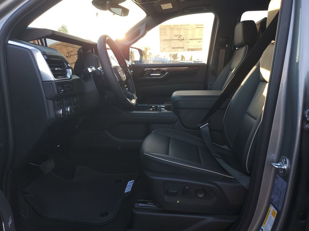 New 2026 GMC Yukon XL Elevation w/ Elevation Premium Package image 13