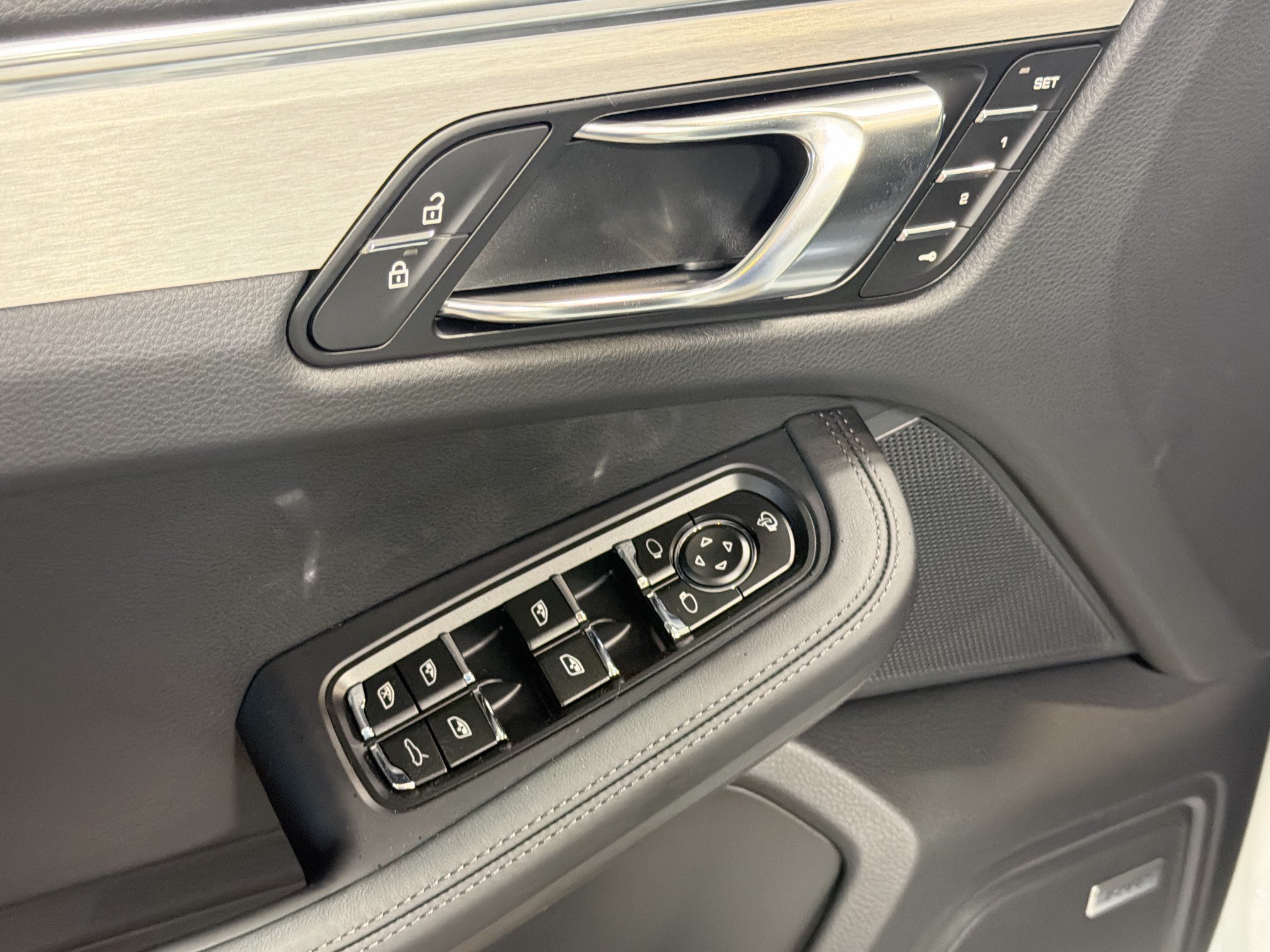 Certified 2026 Porsche Macan S AWD/4WD image 23