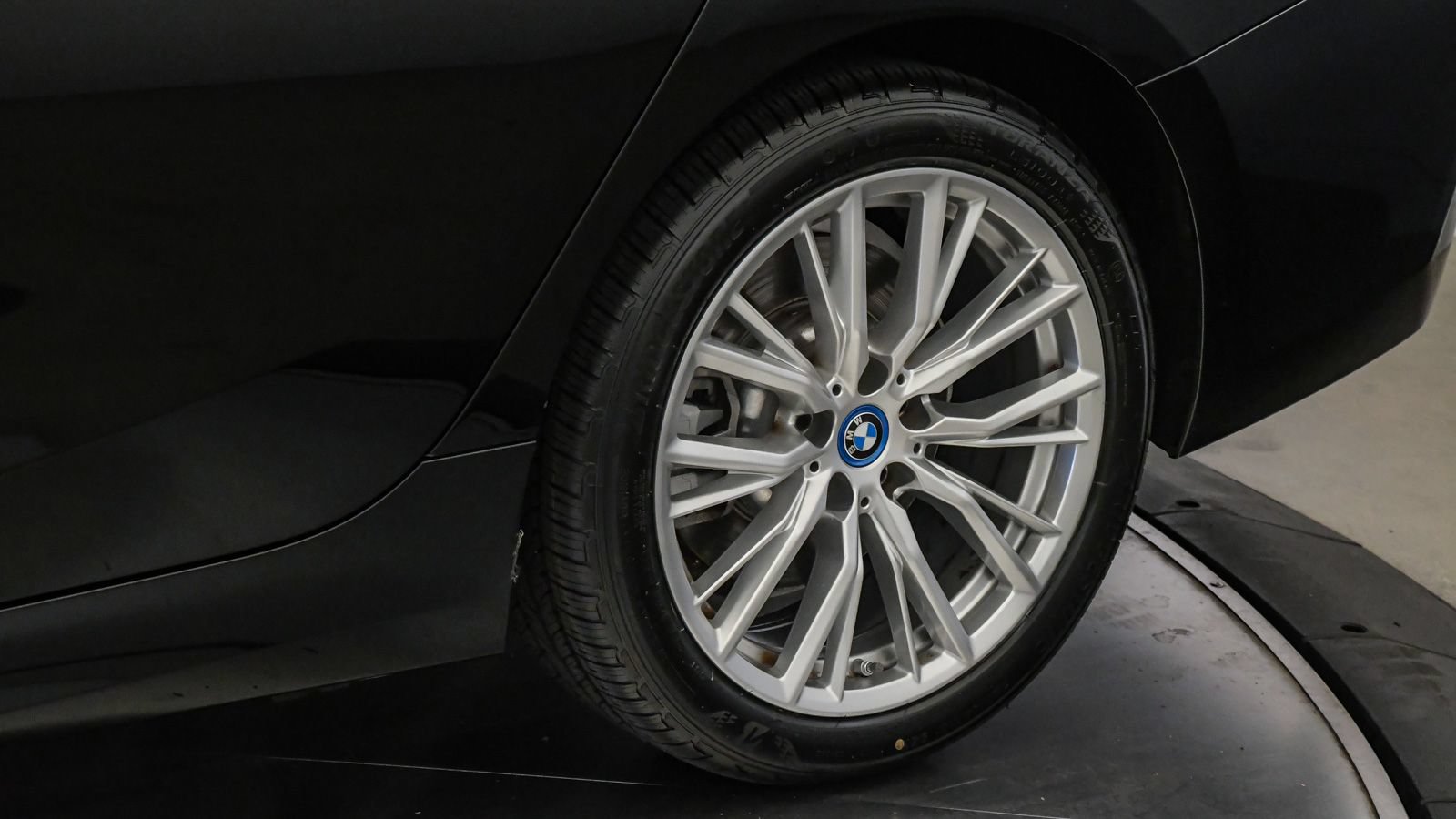 Certified 2024 BMW 330e w/ Premium Package RWD image 11