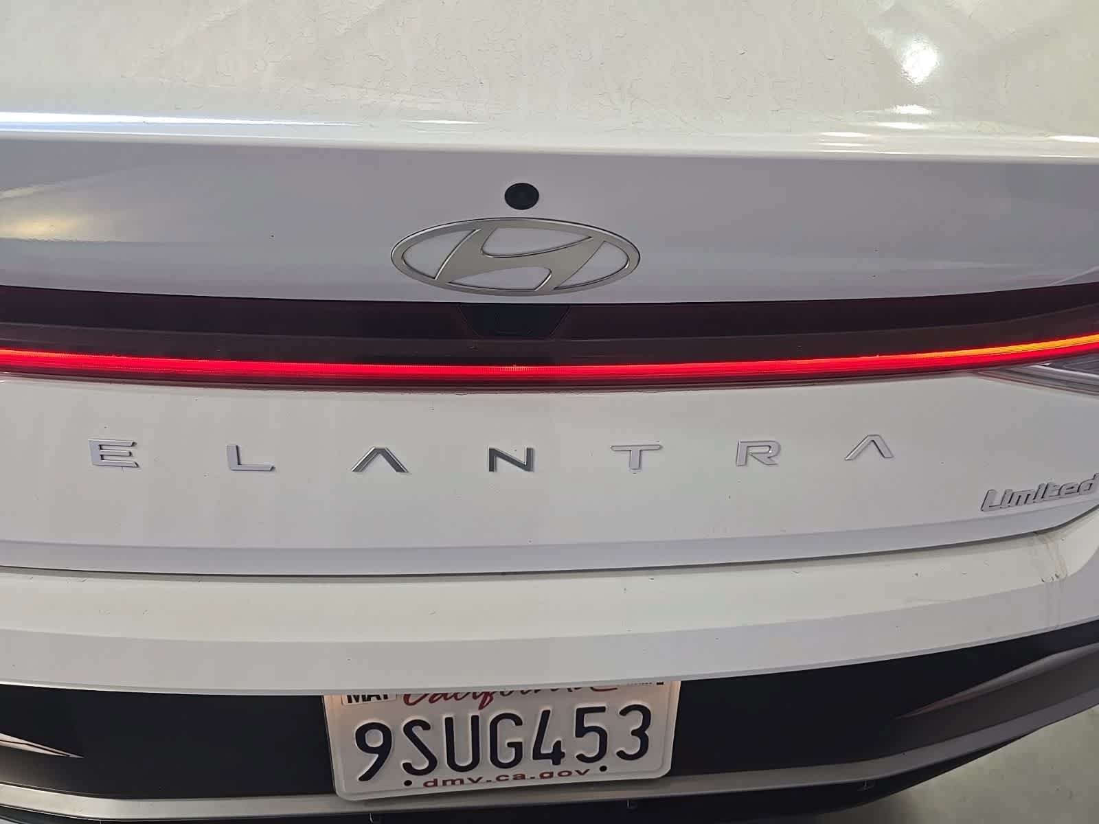 Used 2025 Hyundai Elantra Limited FWD image 13