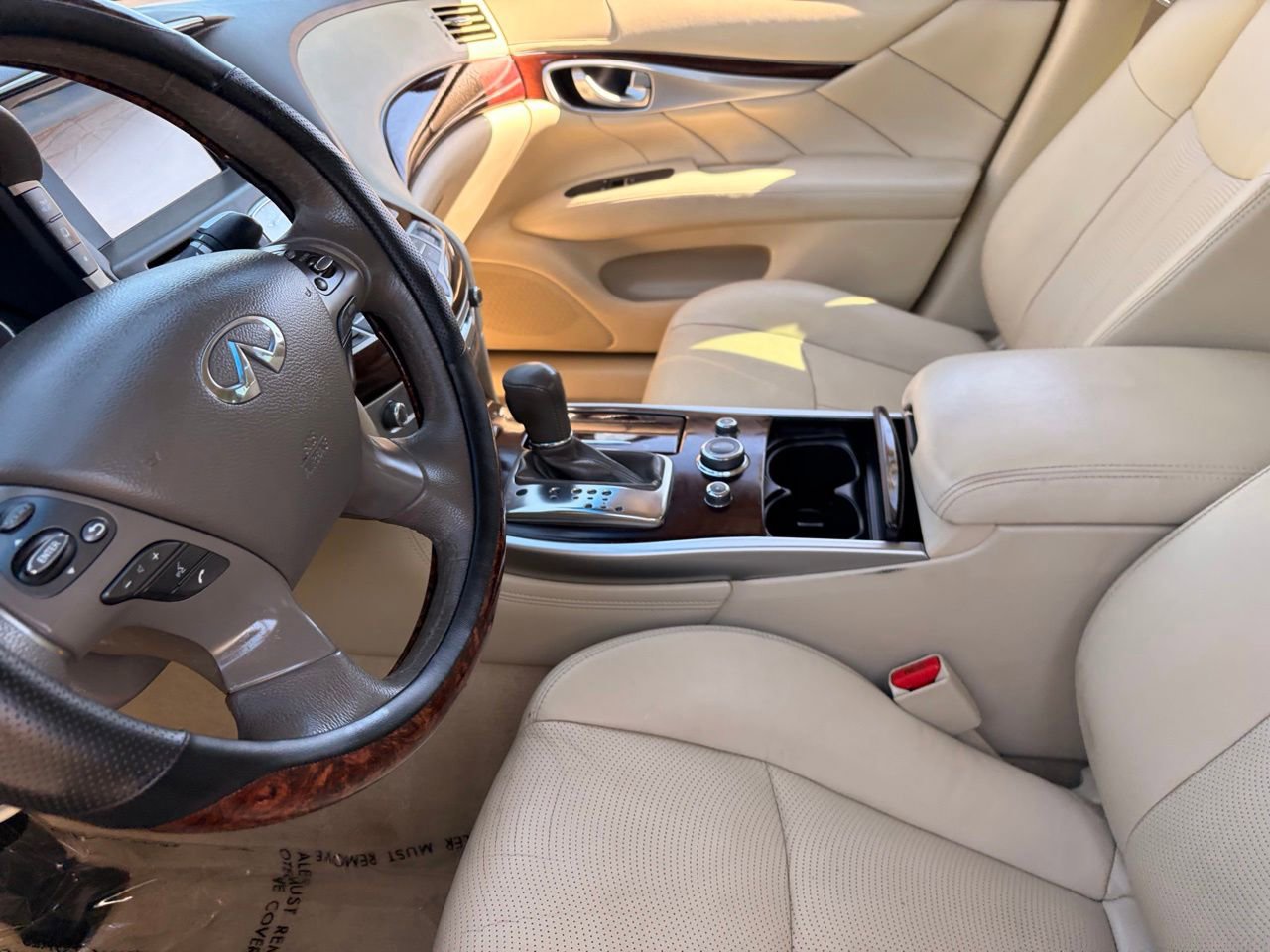 Used 2015 INFINITI Q70 L 3.7 w/ Technology Package RWD image 17