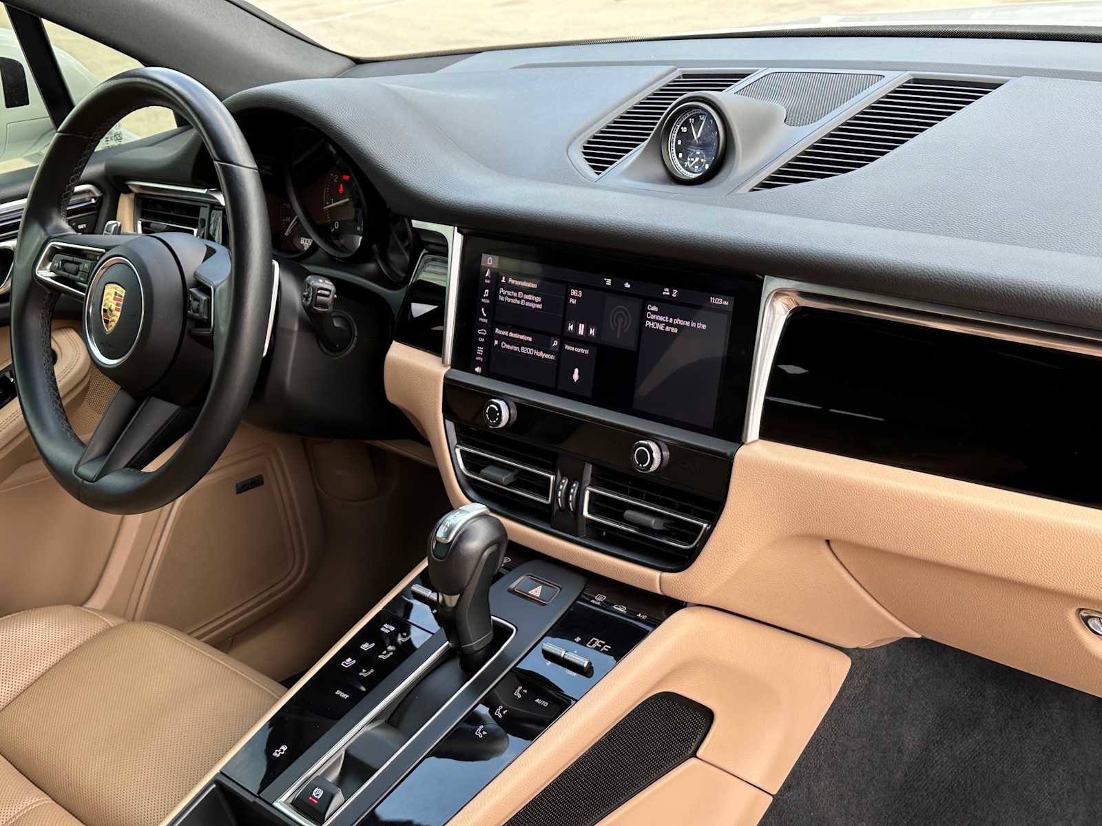 Used 2024 Porsche Macan w/ Premium Plus Package image 21