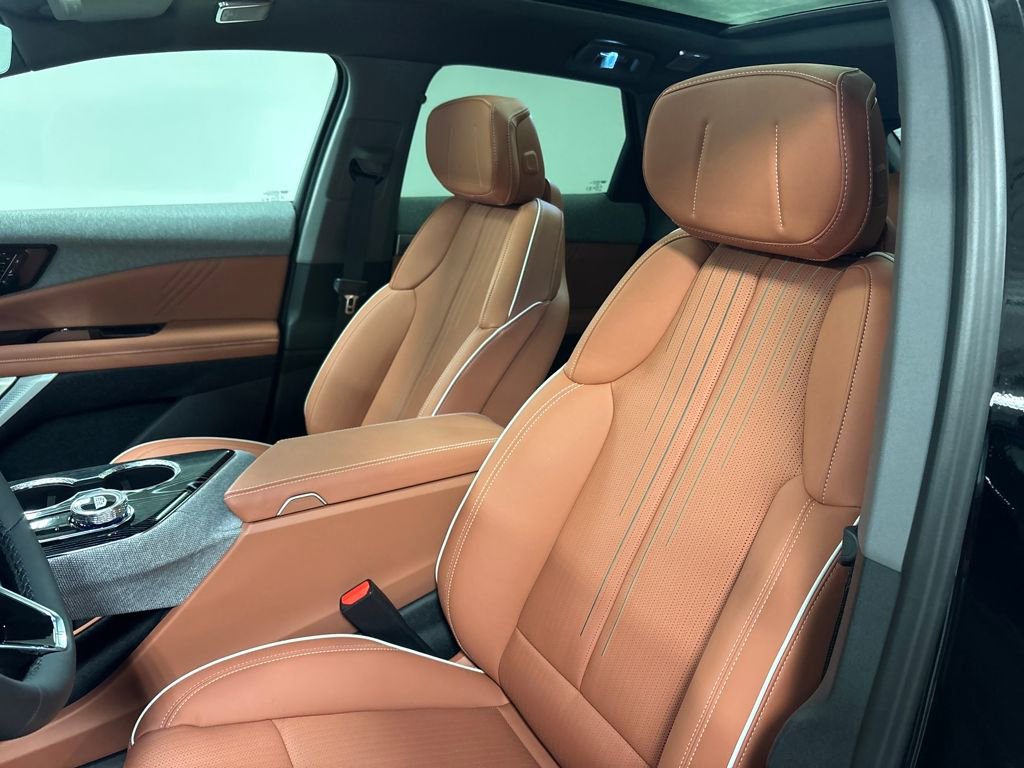 New 2026 Cadillac Optiq Luxury 2 w/ LPO, Floor Liner Package image 25