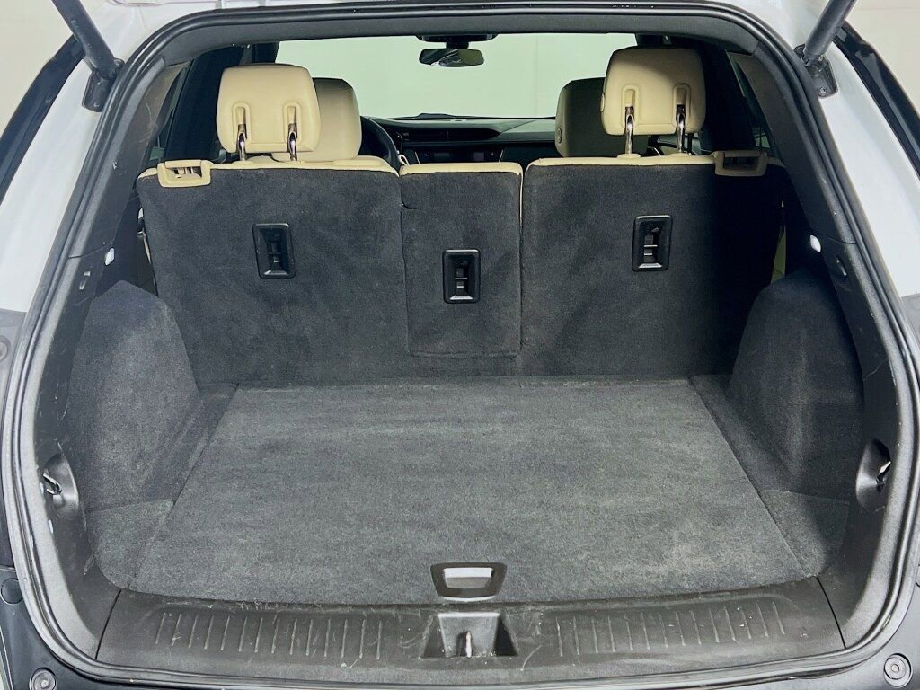 Used 2017 Cadillac XT5 FWD image 24