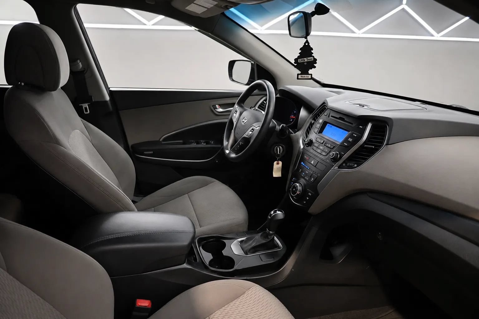Used 2016 Hyundai Santa Fe Sport FWD image 9