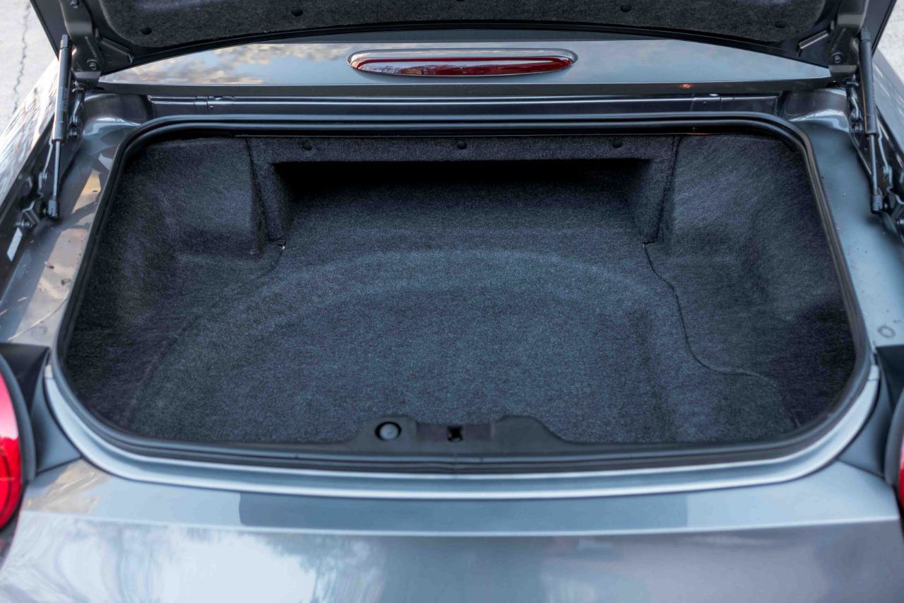 Used 2003 Ford Thunderbird Deluxe image 82