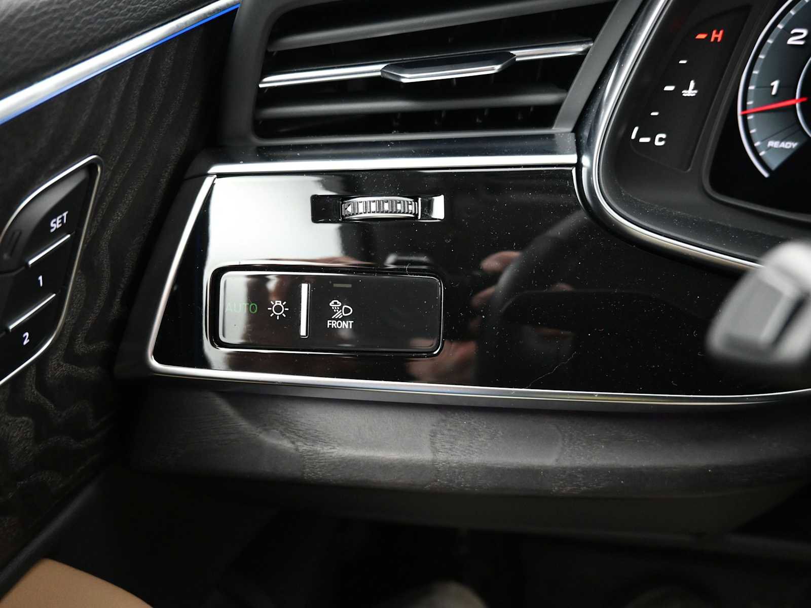 Used 2025 Audi Q7 3.0T Prestige w/ Prestige Package image 19