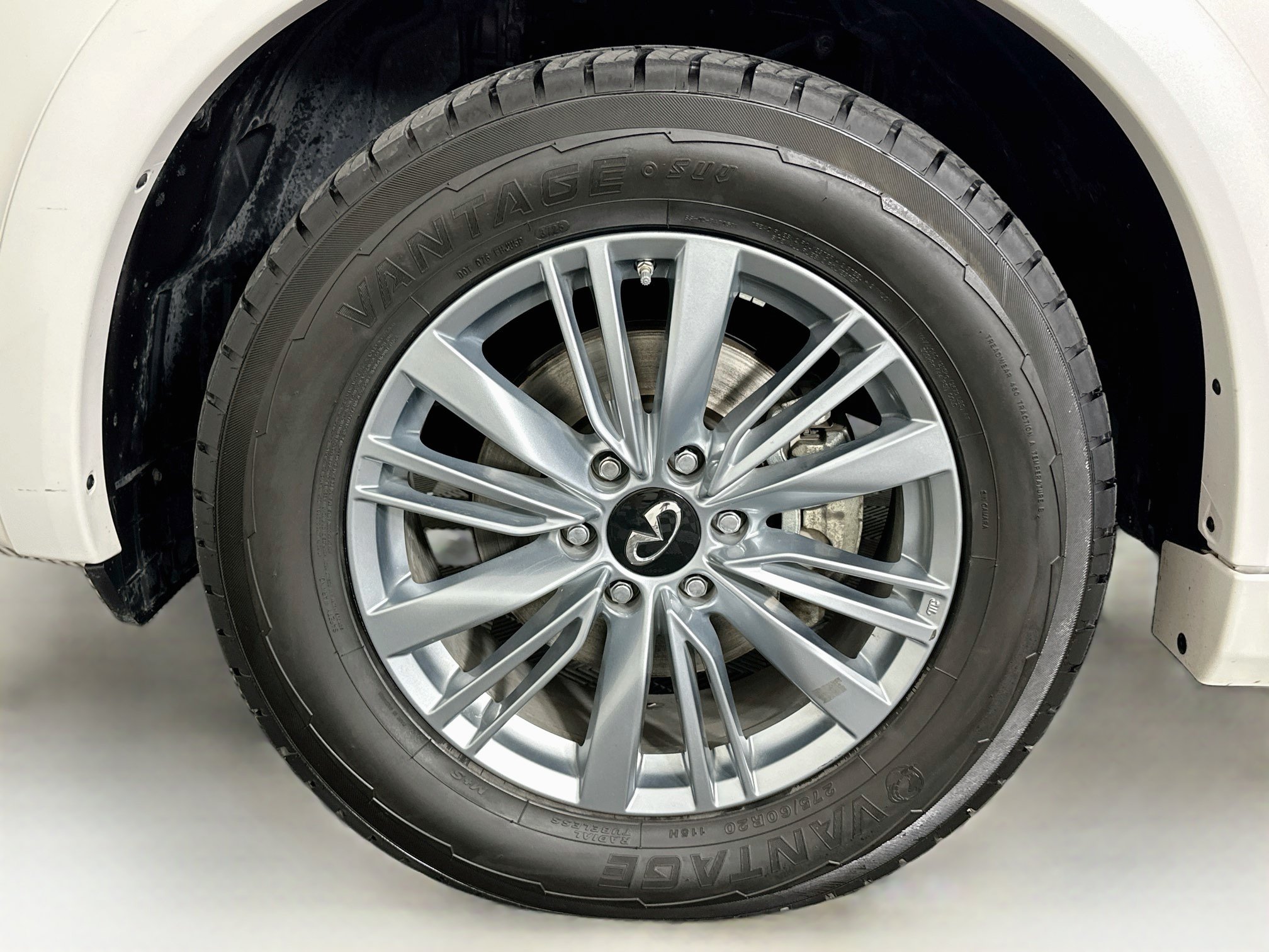 Used 2024 INFINITI QX80 Luxe AWD/4WD image 11