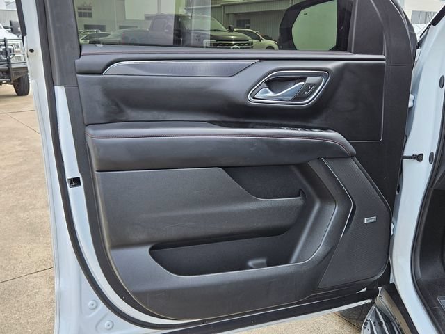 Used 2024 Chevrolet Suburban RST w/ Luxury Package AWD/4WD image 11