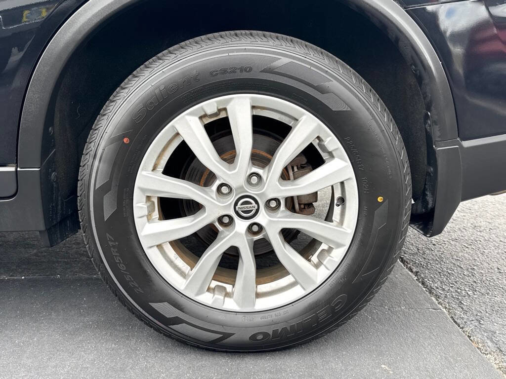 Used 2019 Nissan Rogue S w/ Special Edition Package FWD image 28