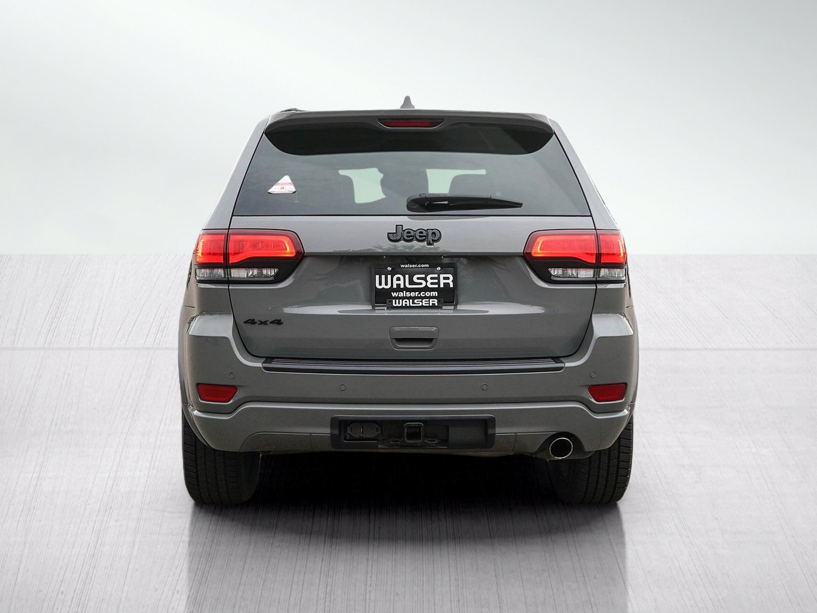 Used 2020 Jeep Grand Cherokee Altitude AWD/4WD image 4