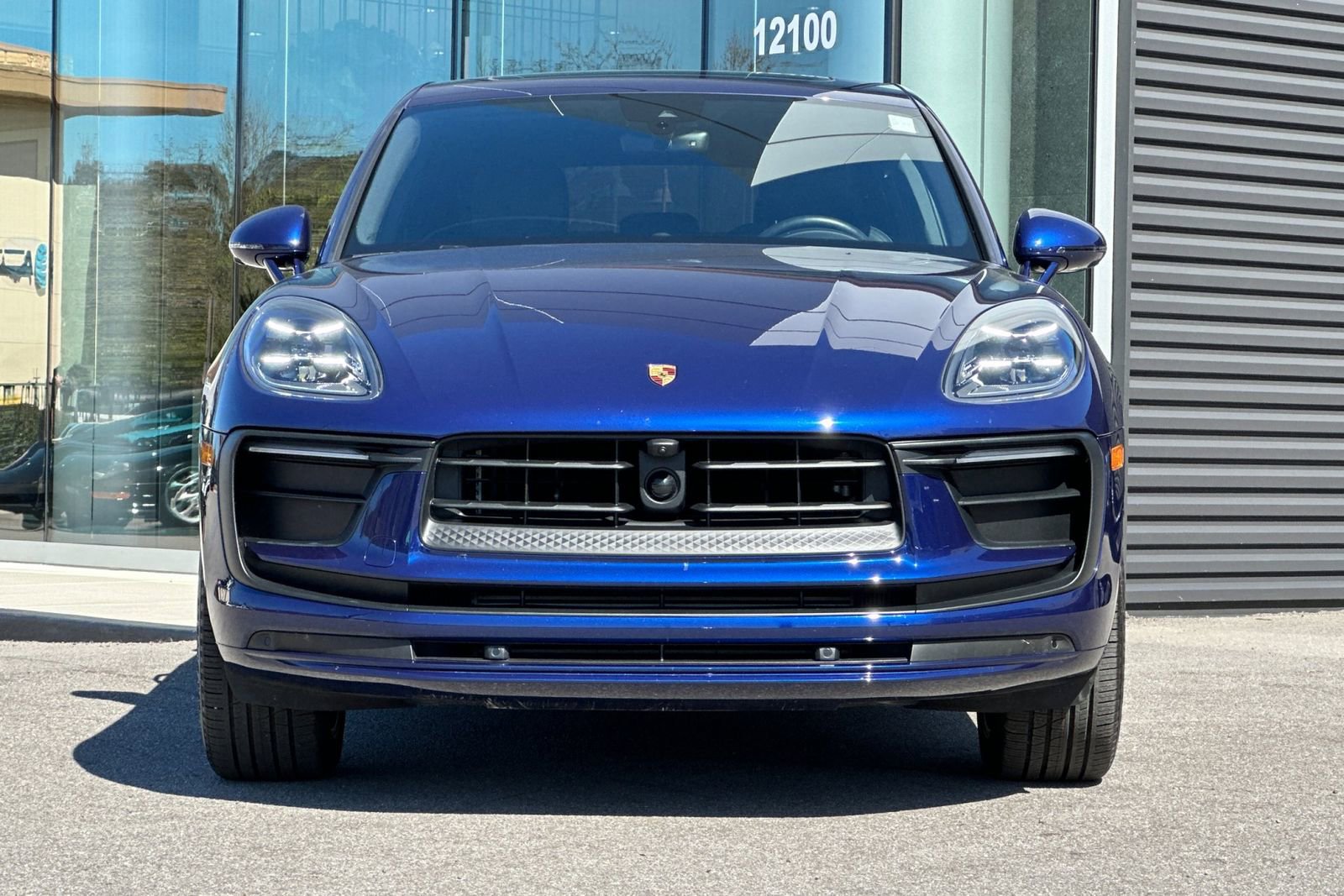 Used 2024 Porsche Macan image 11