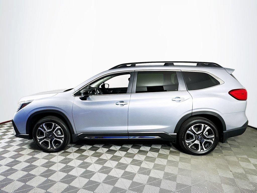 Used 2025 Subaru Ascent Limited AWD/4WD image 4