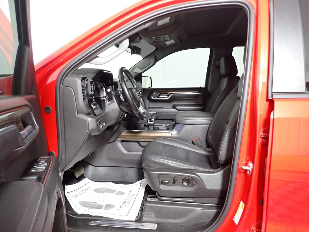 Used 2024 Chevrolet Silverado 1500 LT Trail Boss w/ Convenience Package II AWD/4WD image 21