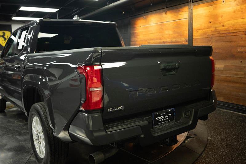 Used 2025 Toyota Tacoma SR5 AWD/4WD image 6