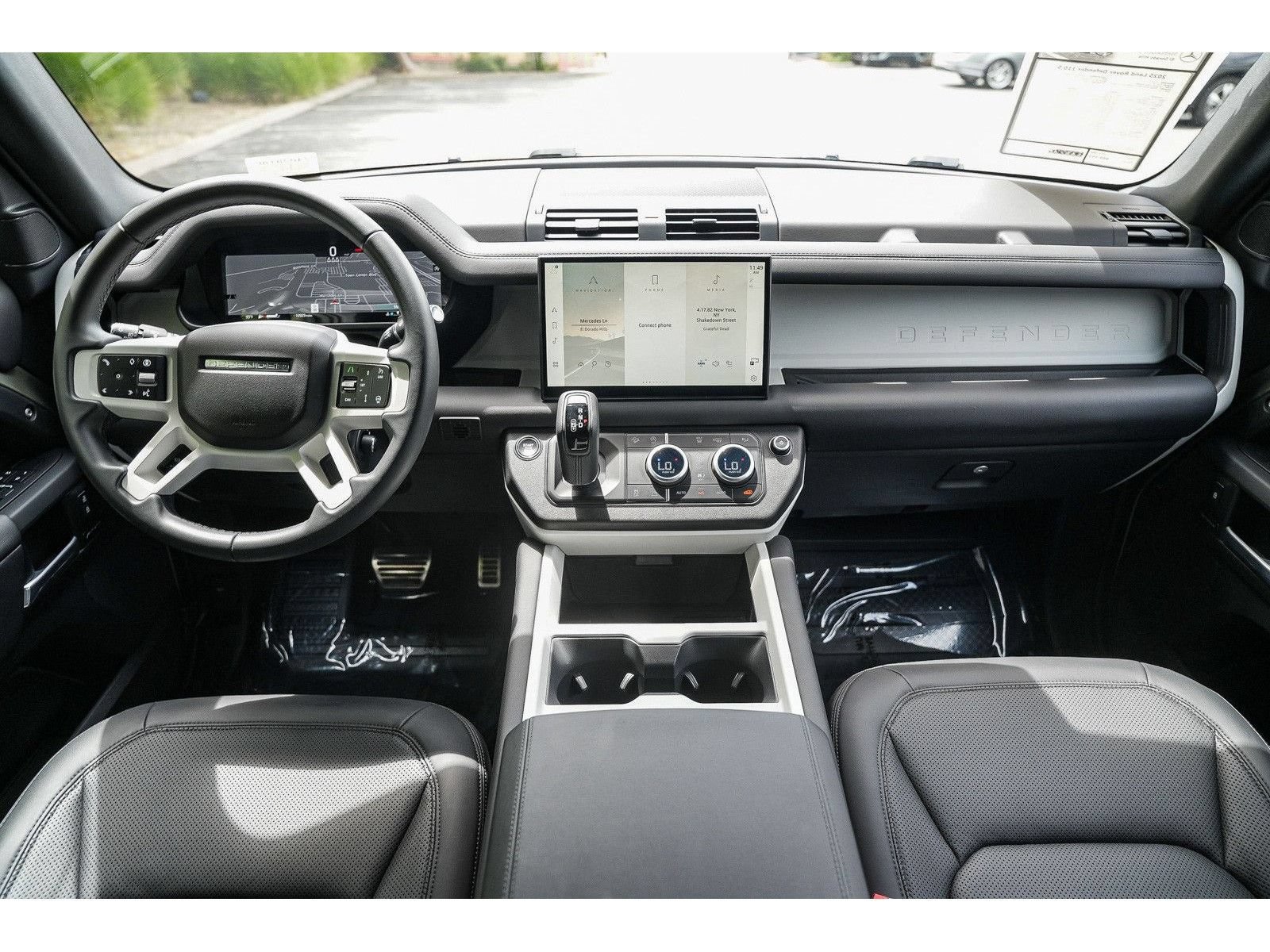 Used 2025 Land Rover Defender 110 S AWD/4WD image 12
