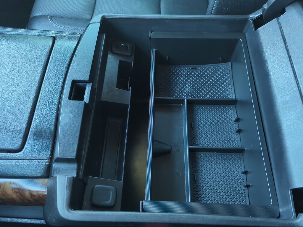 Used 2017 Chevrolet Suburban Premier image 28