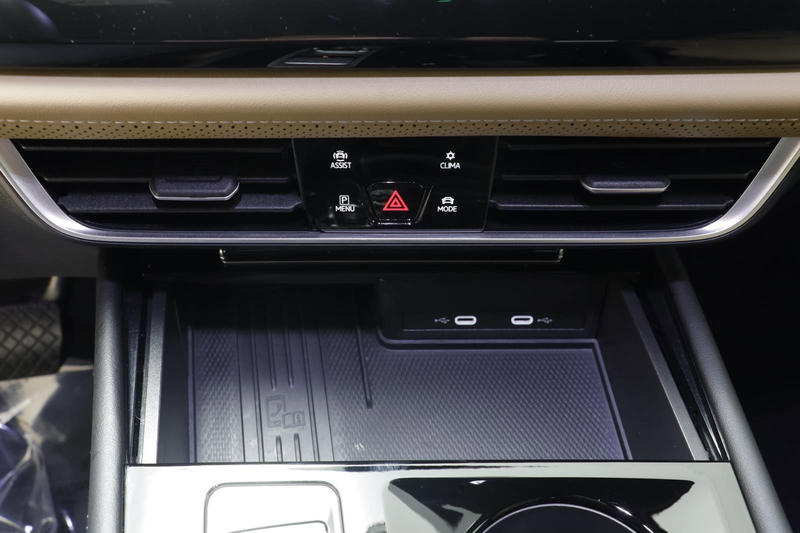 Used 2025 Volkswagen Atlas Cross Sport SE image 11