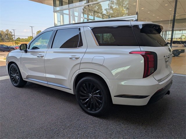 Used 2025 Hyundai Palisade Calligraphy image 3