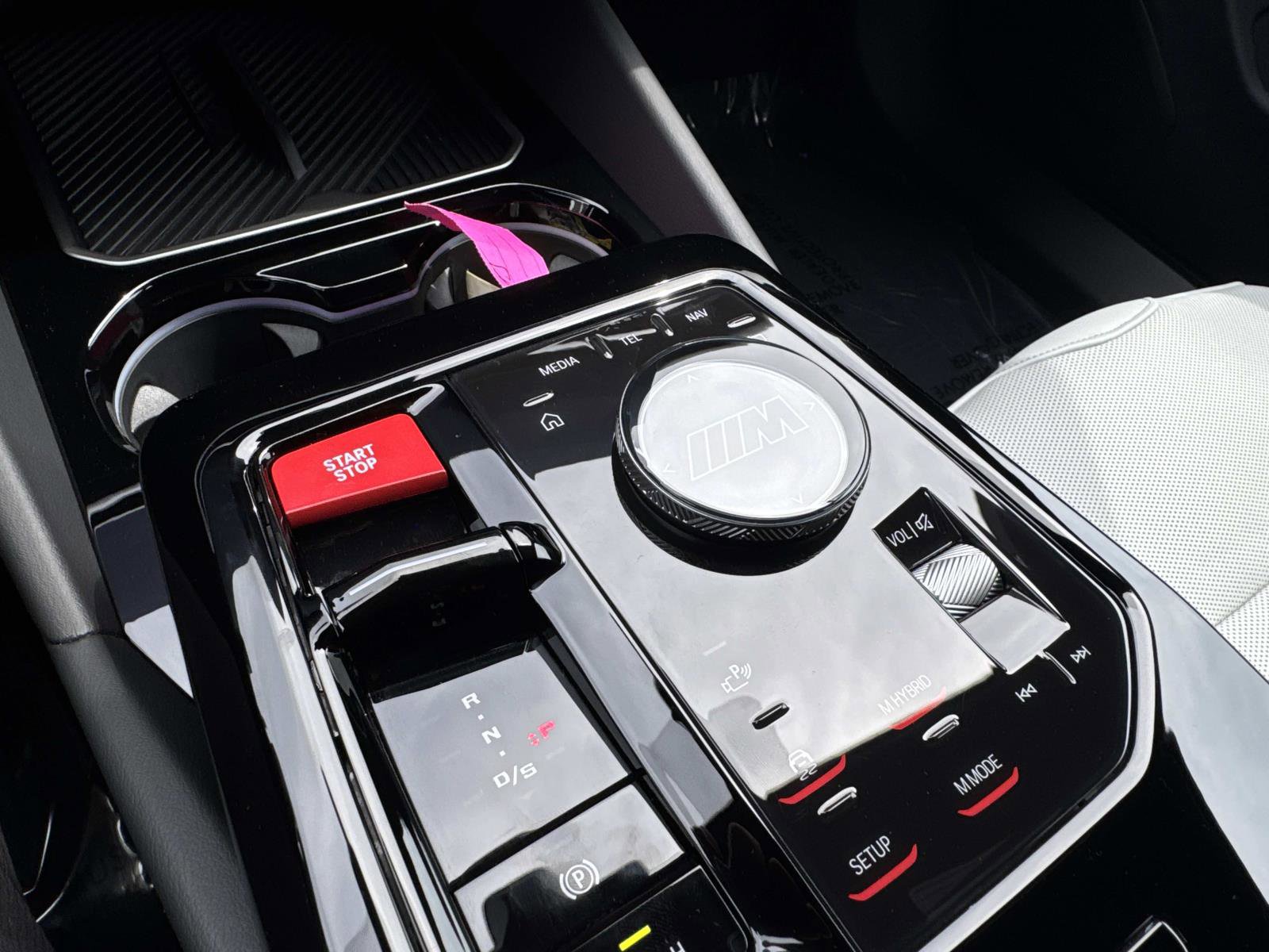 Used 2025 BMW M5 w/ Carbon Package image 24
