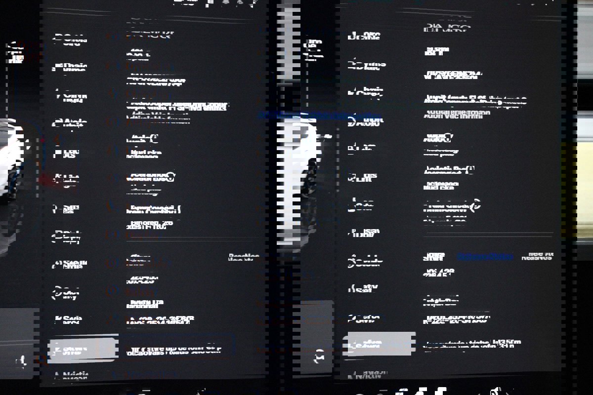 Used 2022 Tesla Model Y Long Range image 24