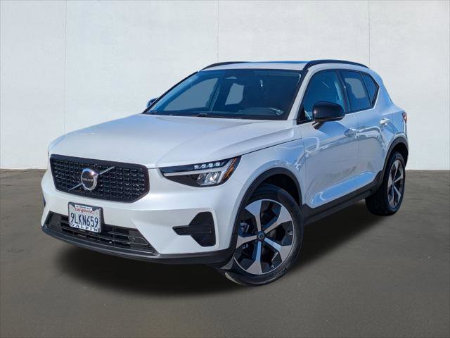 Used 2024 Volvo XC40 B5 Core w/ Climate Package
