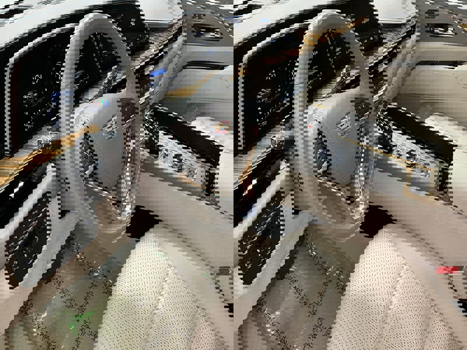 Used 2021 Cadillac Escalade ESV Premium Luxury Platinum image 13