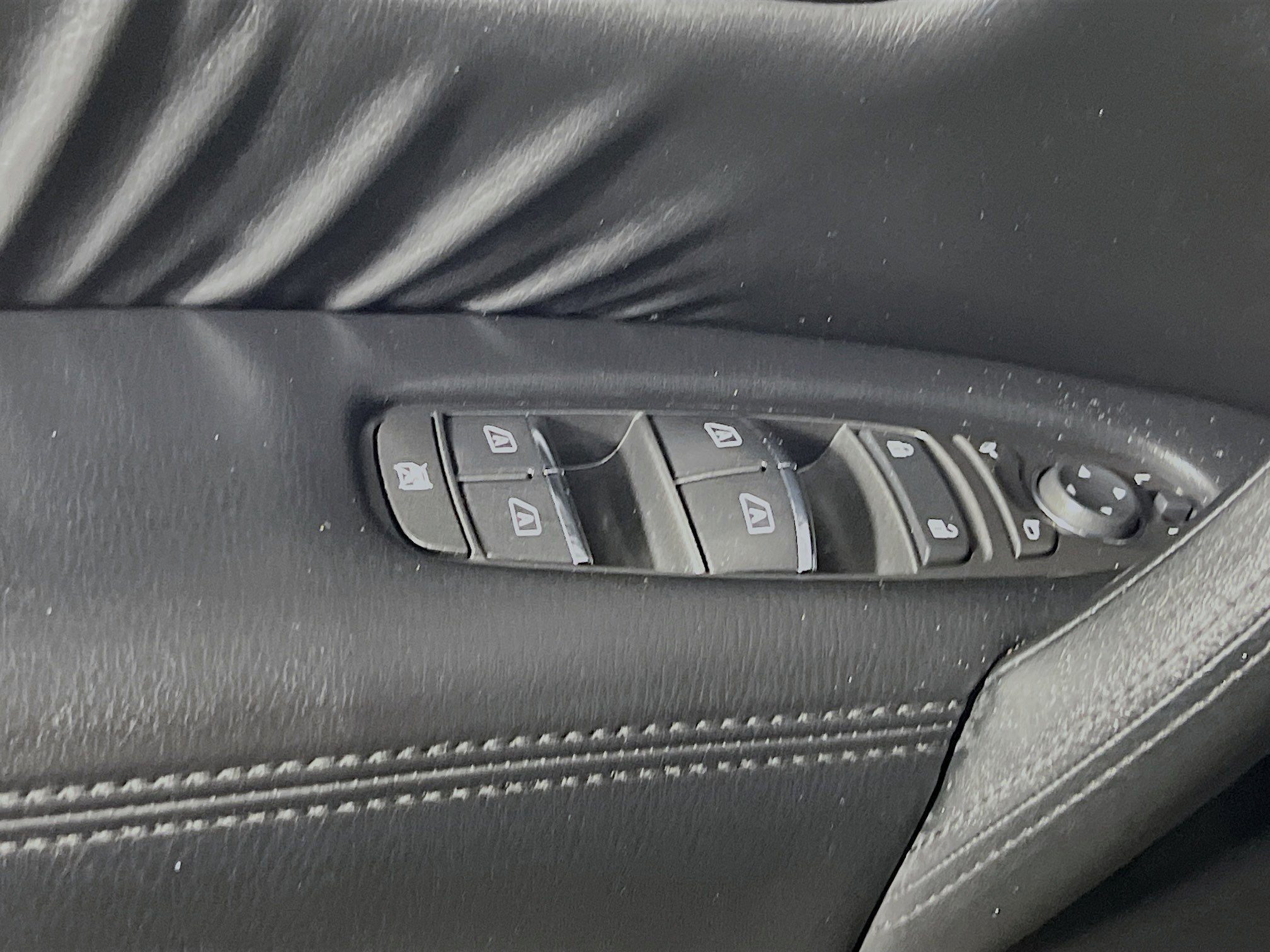 Used 2024 Nissan Armada SL image 17