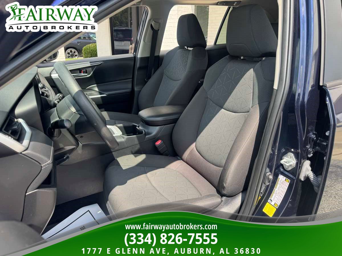 Used 2023 Toyota RAV4 XLE w/ Convenience Package FWD image 10