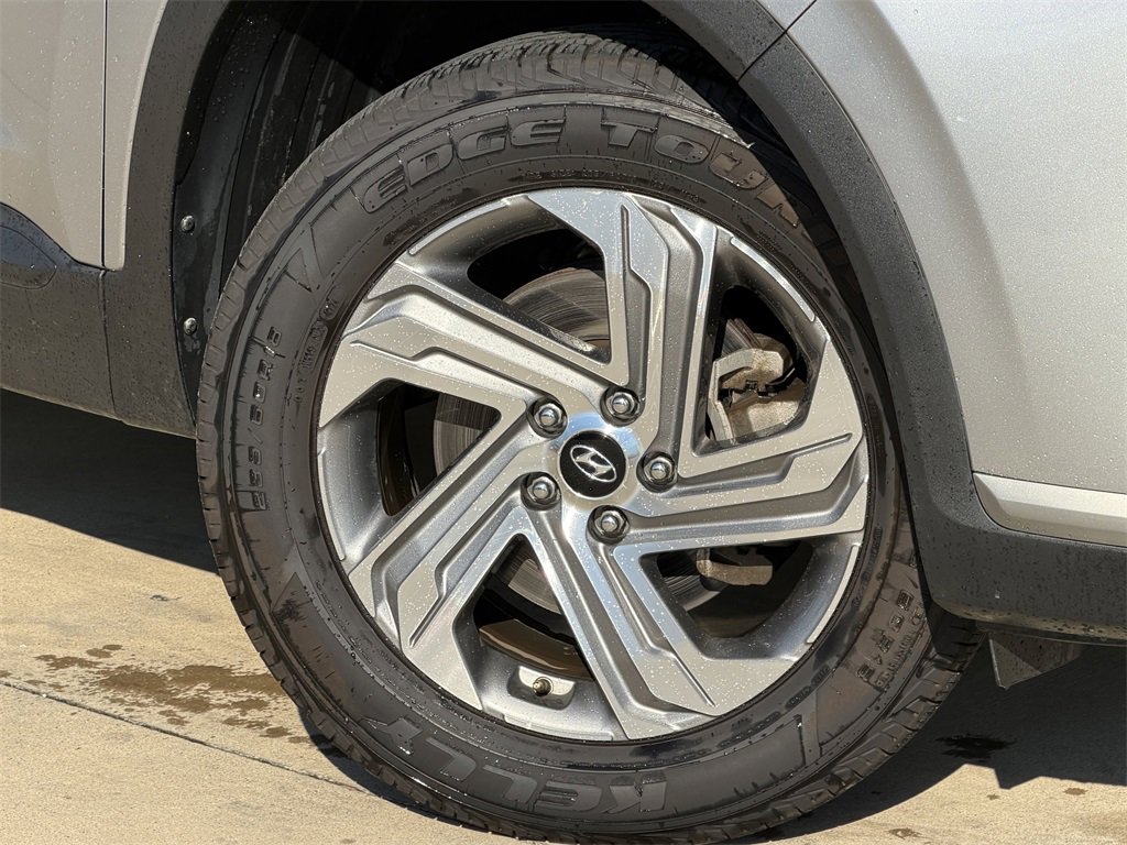 Used 2023 Hyundai Santa Fe SEL image 8