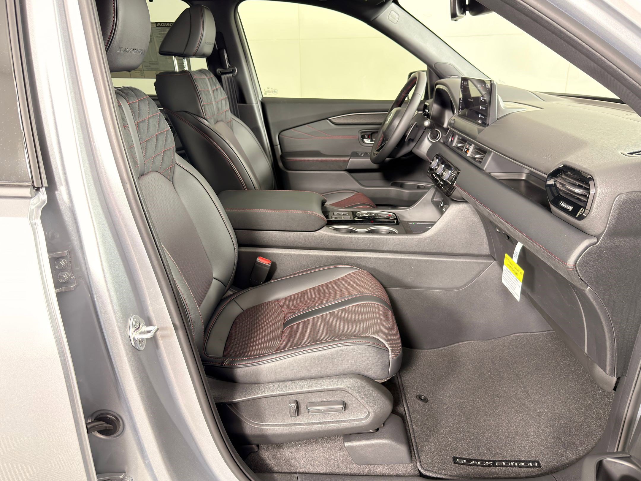 New 2026 Honda Pilot Black Edition image 30