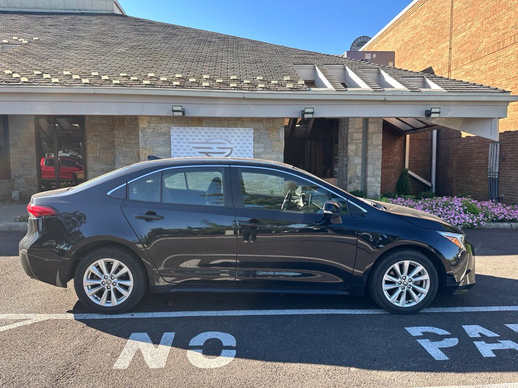 Used 2023 Toyota Corolla XLE FWD image 5