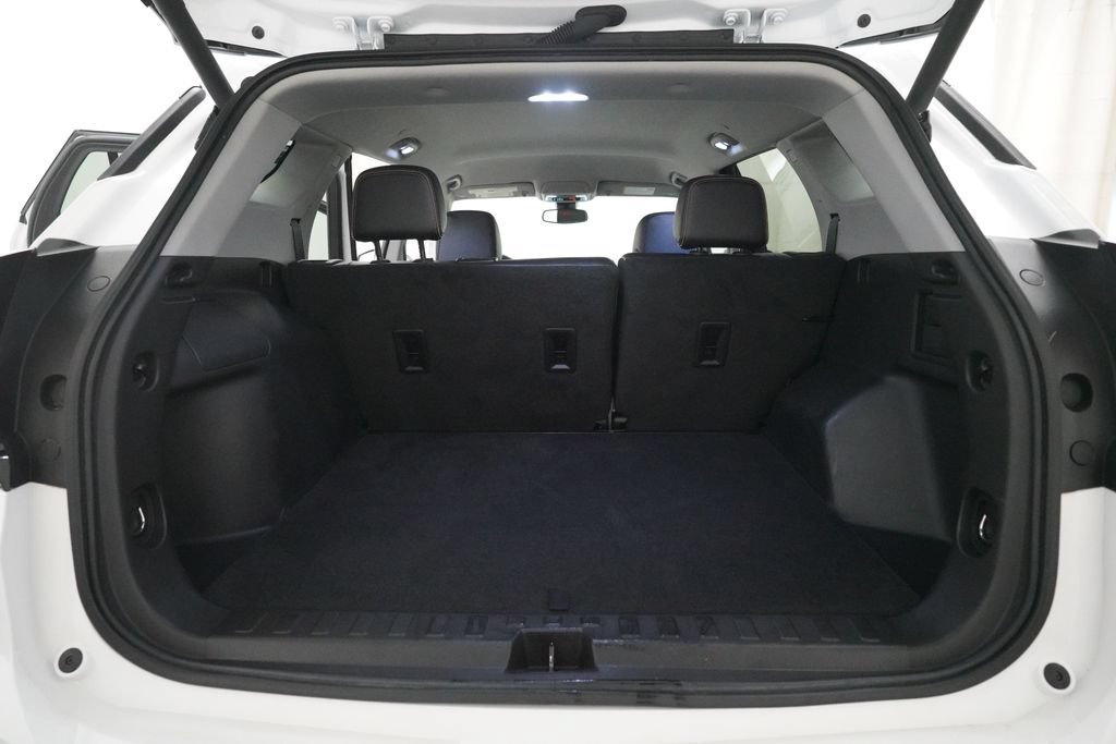 Used 2024 GMC Terrain AT4 AWD/4WD image 10