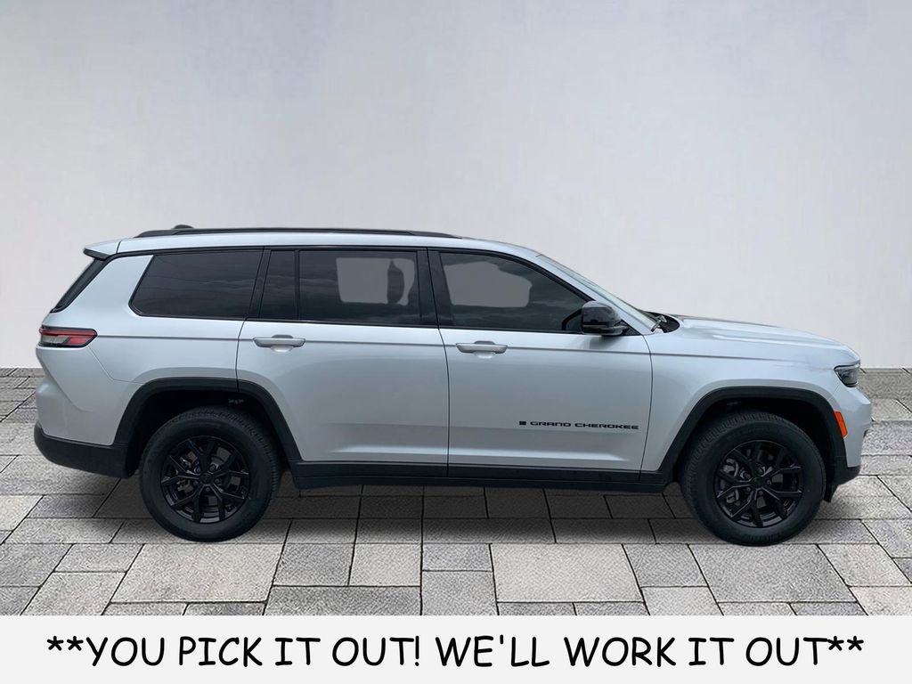 Used 2024 Jeep Grand Cherokee L Altitude RWD image 8