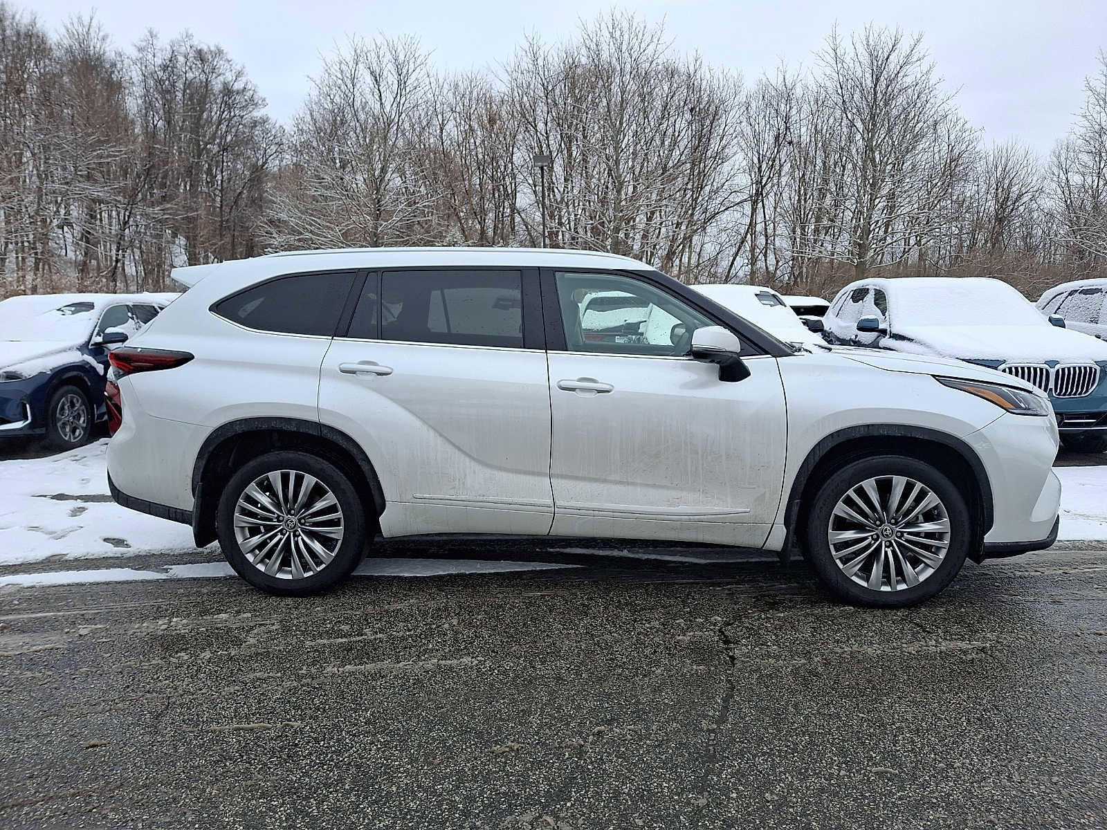Used 2024 Toyota Highlander Platinum image 7