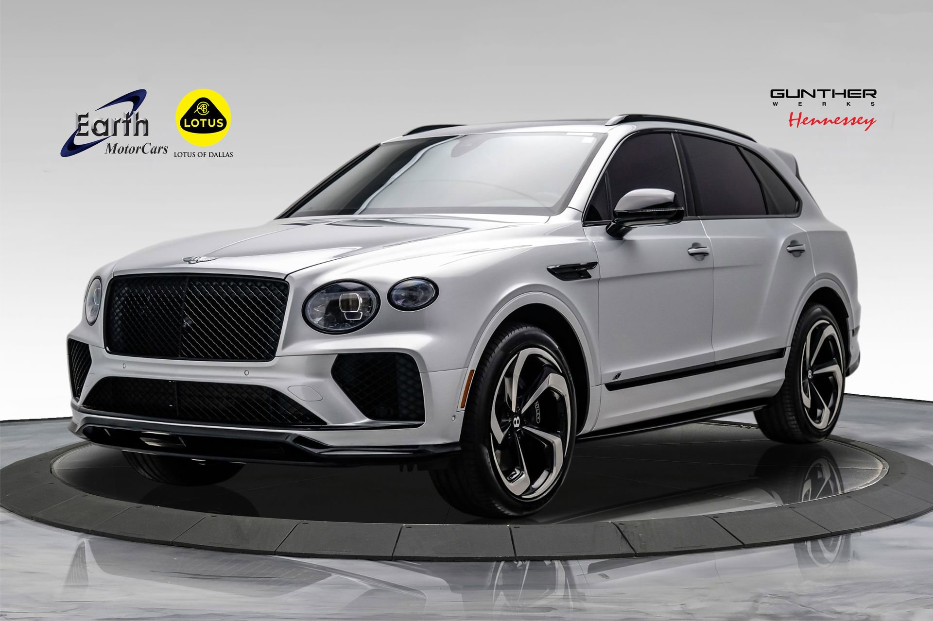 Used 2022 Bentley Bentayga AWD/4WD image 1