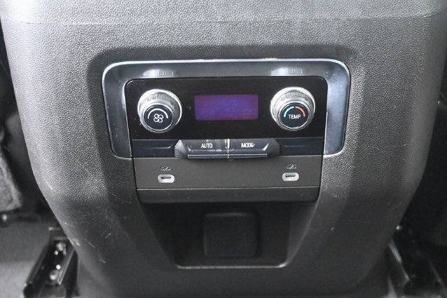 Used 2023 Chevrolet Suburban RST RWD image 14