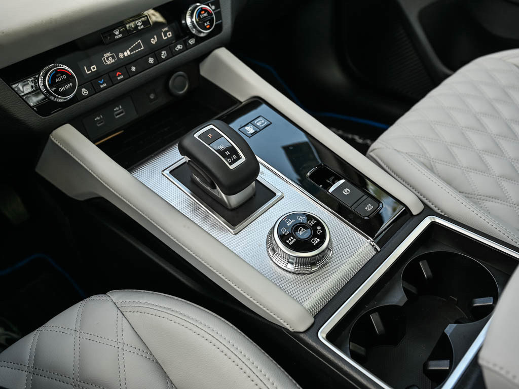 New 2025 Mitsubishi Outlander SEL image 27