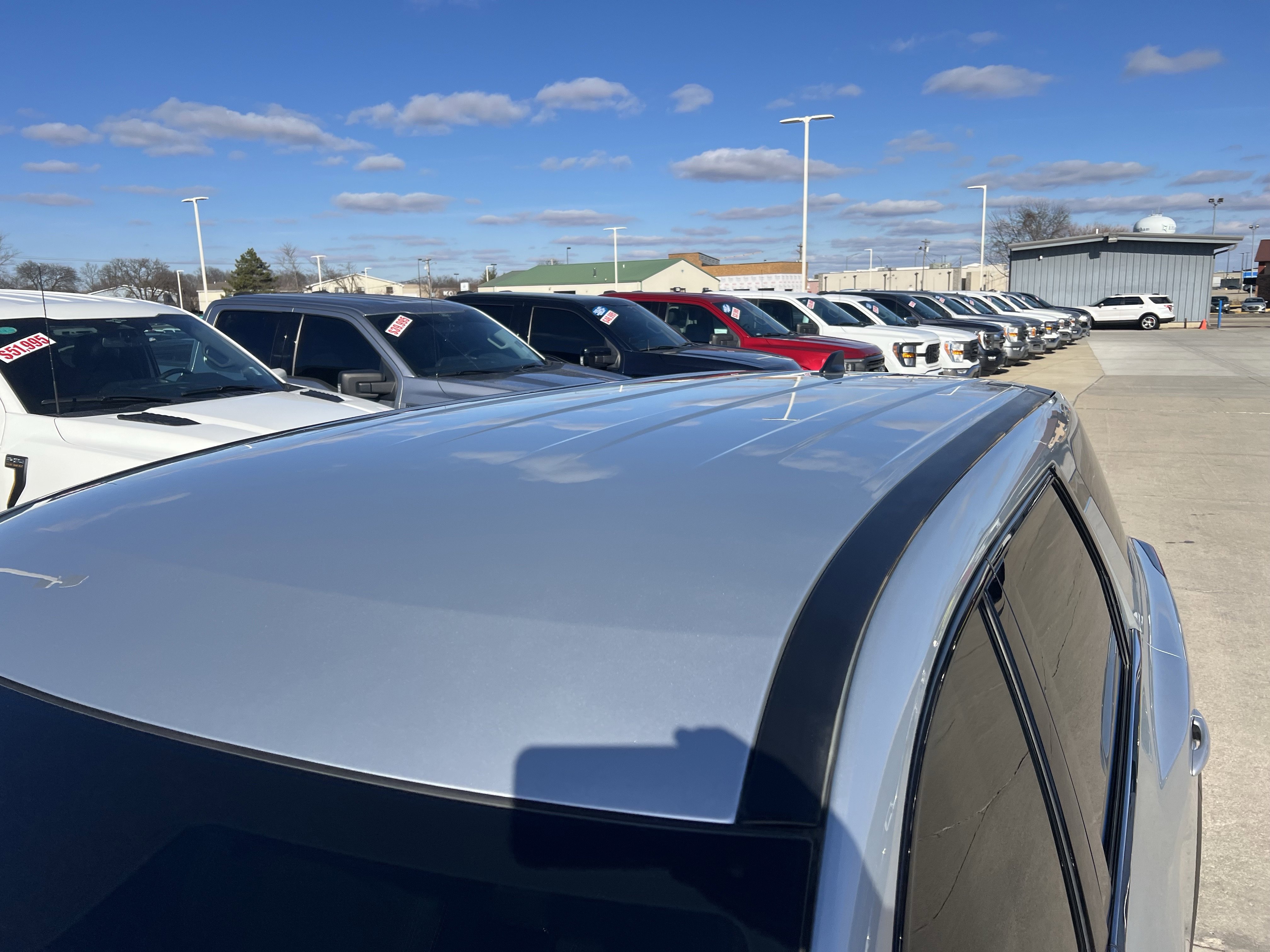 Used 2024 Nissan Pathfinder S image 3