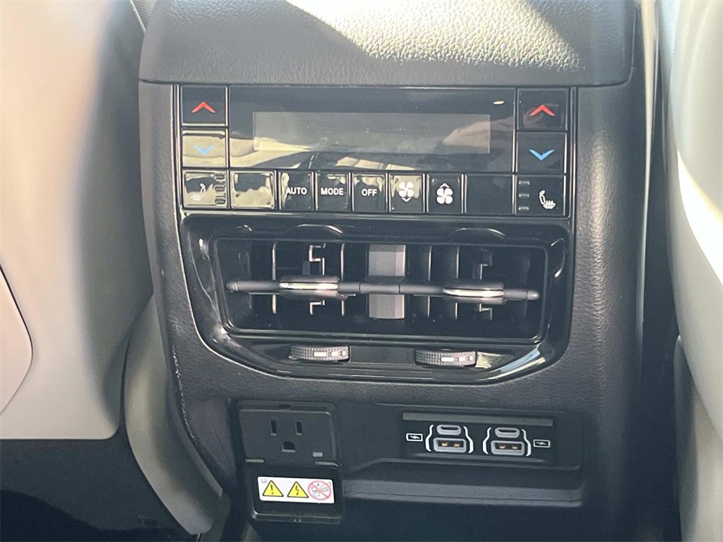 Used 2022 Jeep Grand Cherokee Summit w/ Adv Protech Group IV image 17