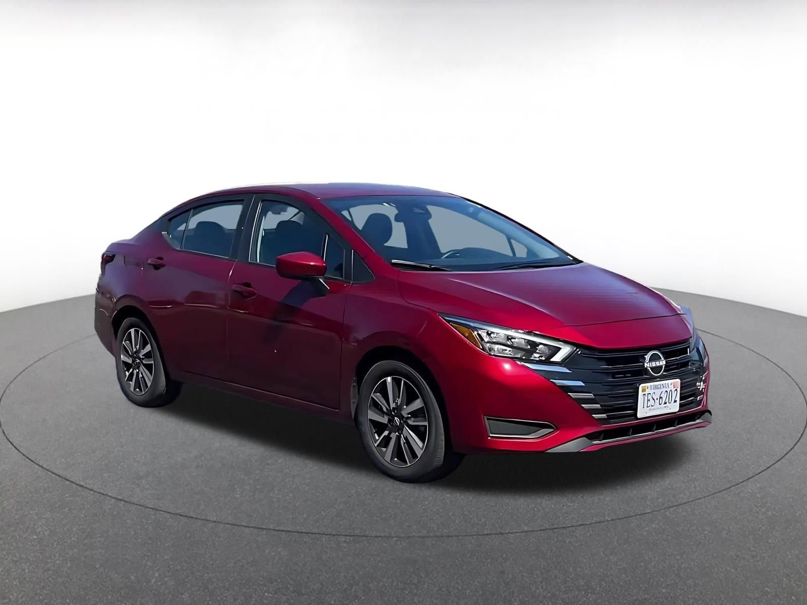 Used 2025 Nissan Versa SV image 2