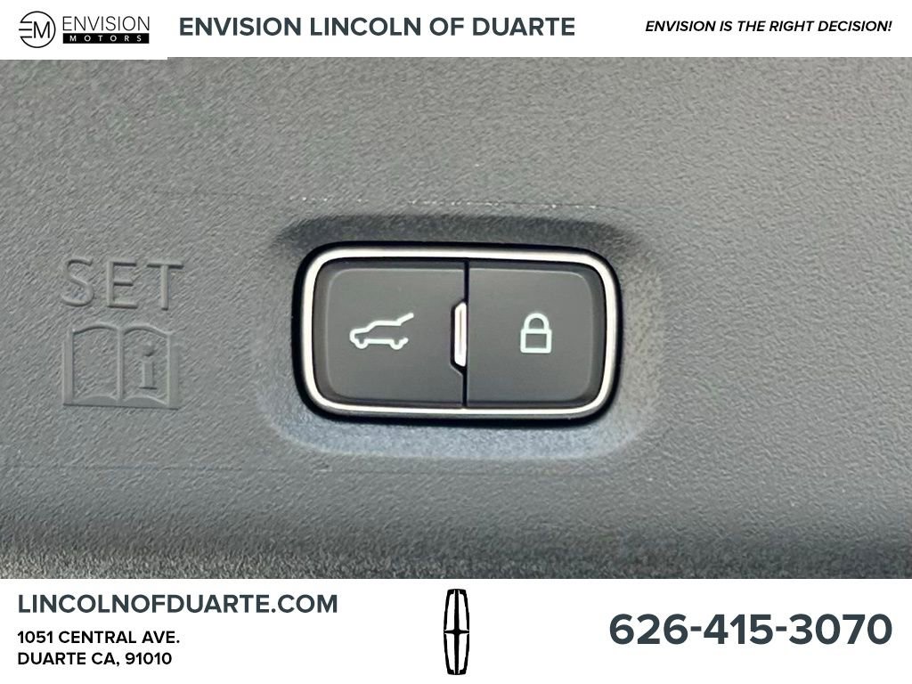 New 2025 Lincoln Navigator Black Label image 9