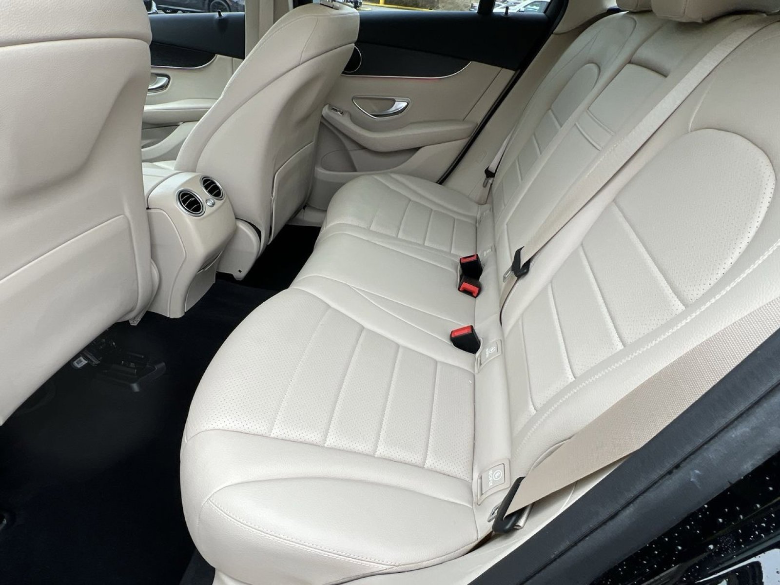 Used 2021 Mercedes-Benz GLC 300 4MATIC image 22