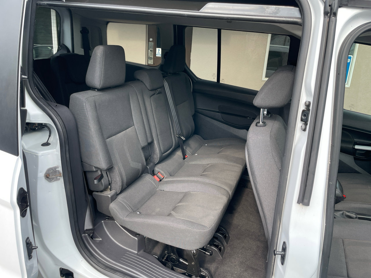 Used 2015 Ford Transit Connect XLT image 29